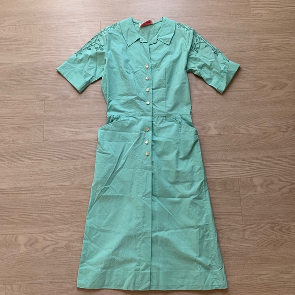 Vintage Dresses & Skirts - Vintage 1950s Mint Floral Shirtwaist Dress